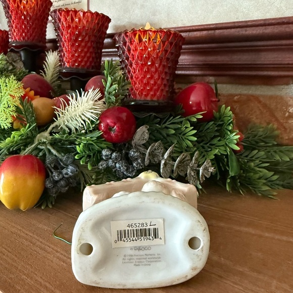 Vintage 1998 Enesco Precious Moments Porcelain Nativity Scene Ornament - Picture 6 of 6